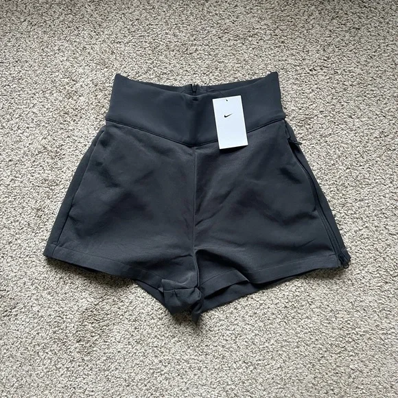Nike Women's Team Tech Pack Woven Short High Waist Size Medium and Small